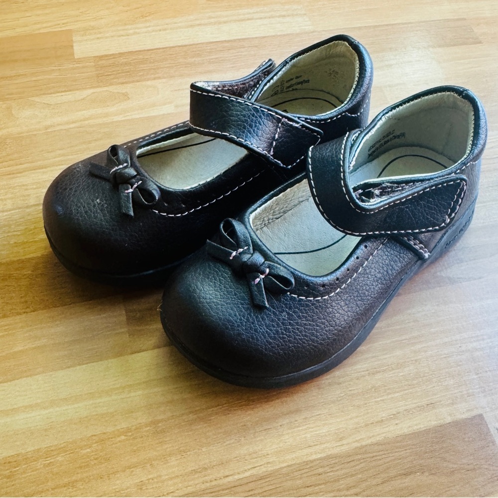 Pediped brown girls shoe velcro closure size 22